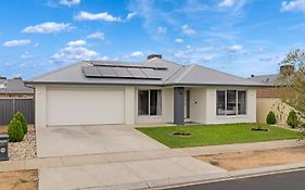 Popular Villa Shepparton